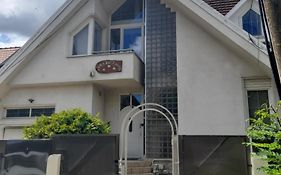 Lara Guest House